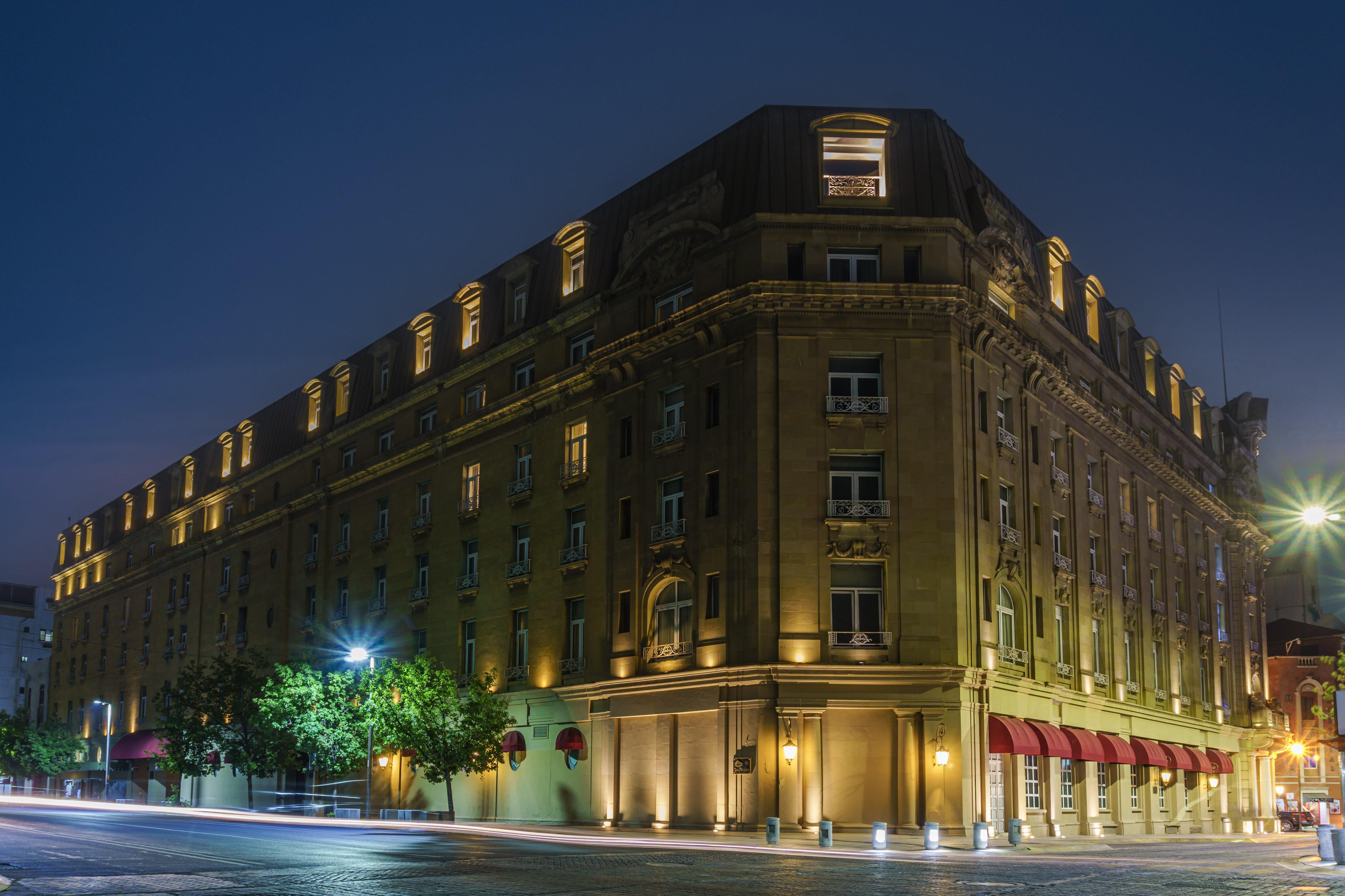Gamma Monterrey Gran Hotel Ancira Exterior photo The hotel at night